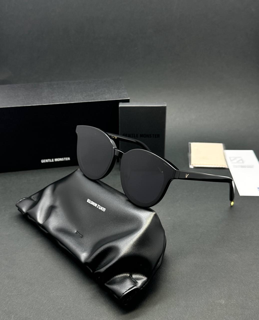 عینک افتابی اورجینال زنانه جنتل مانستر اورجینال بلک پتر