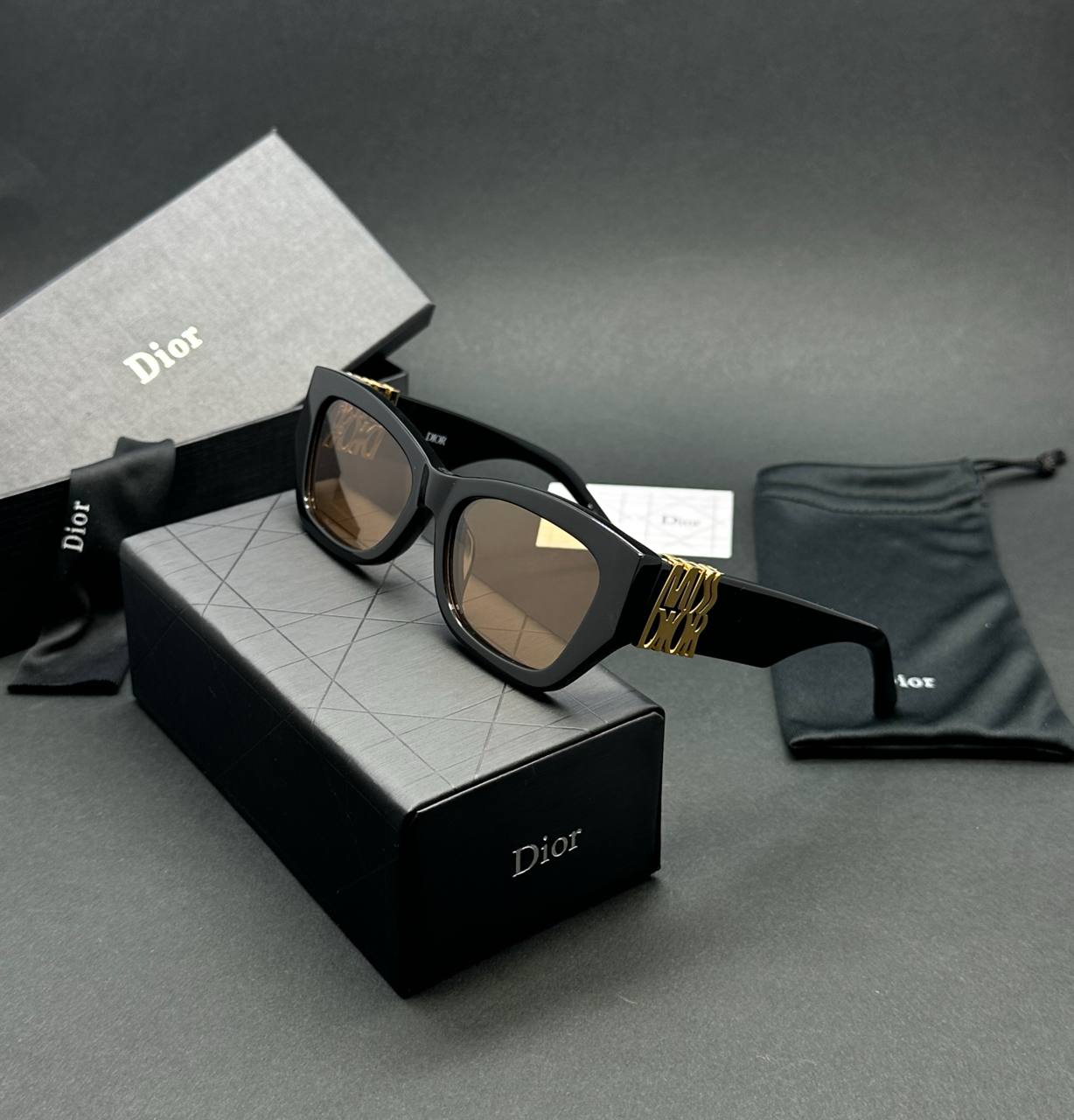 عینک زنانه دیور با عدسی دید در شب و عدسی محیط های بسته