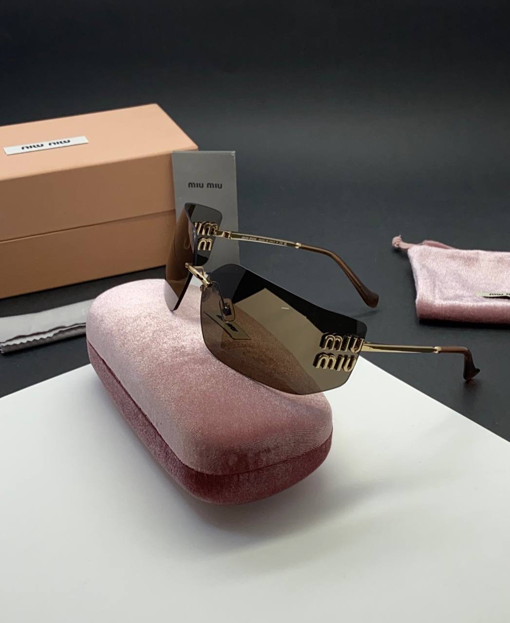 عینک زنامه میومیو اصل قهوه ای