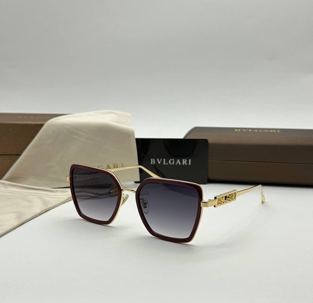 عینک افتابی زنانه برند بولگاری اورجینالbv40122i