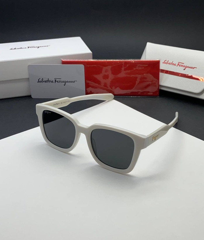 عینک افتابی سفید