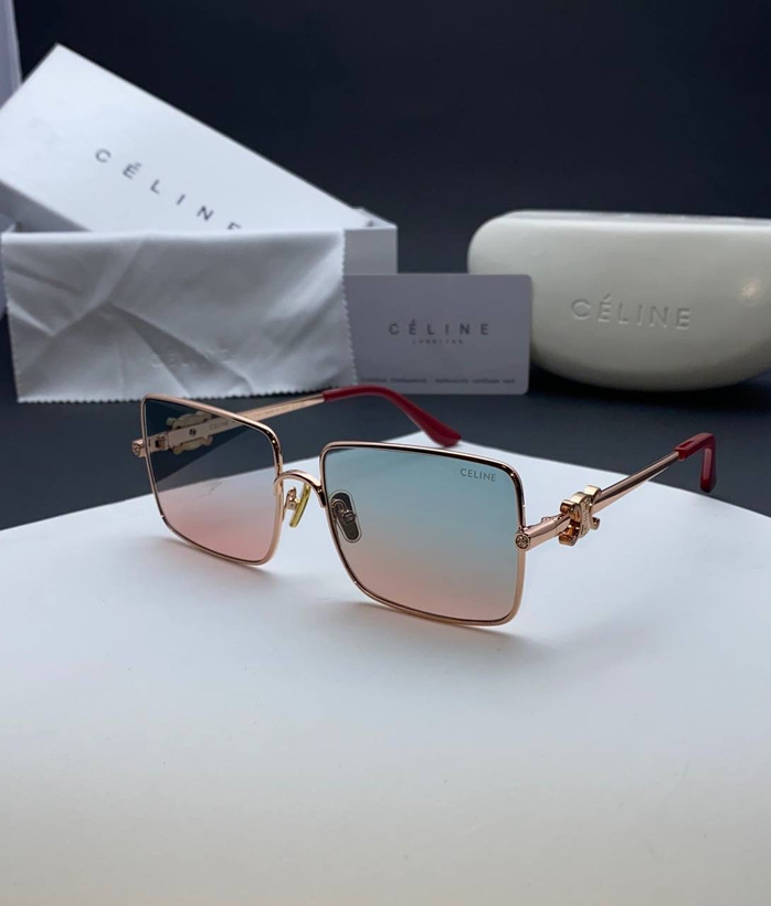 عینک افتابی صورتی