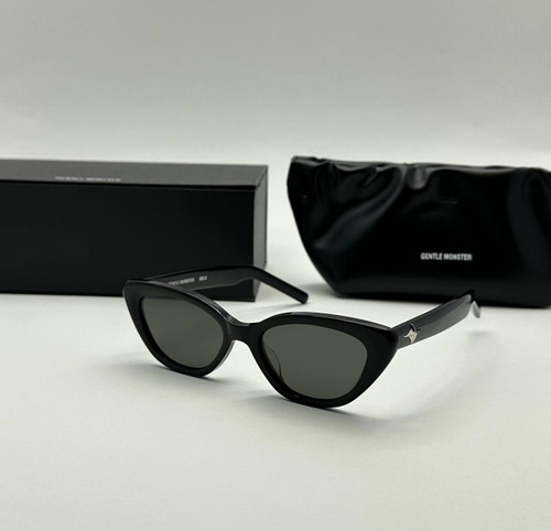 عینک افتابی گربه ای