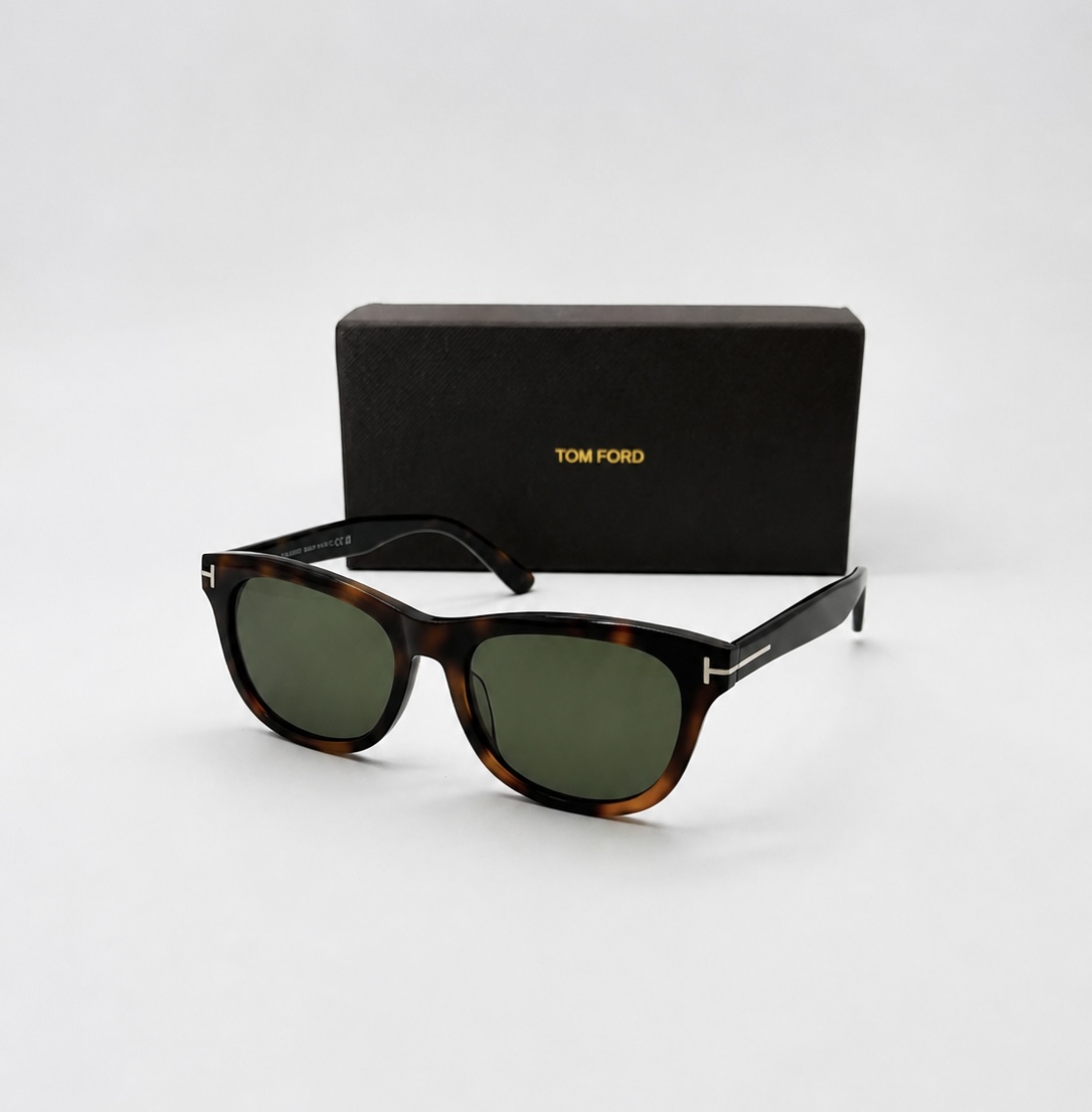 عینک افتابی تامفورد مدل tomford ft1076 مردانه اصلی