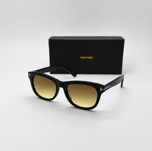 عینک افتابی زنانه تامفورد tom ford ft۱۰۷۶ اورجینال