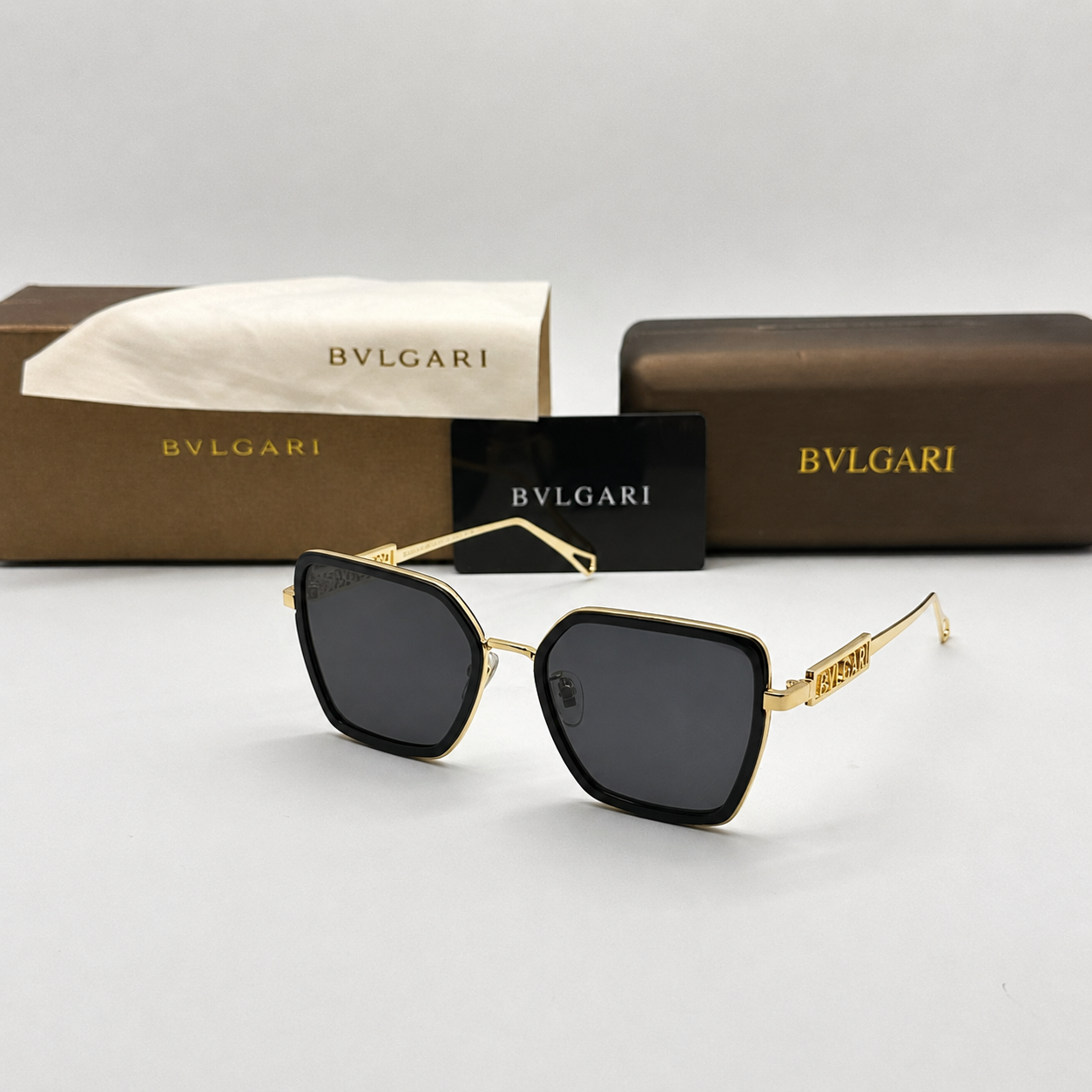 عینک افتابی زنانه برند بولگاری مدلbvlgari bv40122iاورجینال