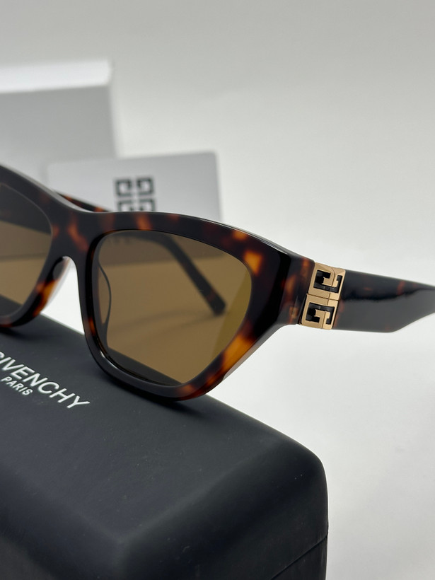 عینک افتابی زنانه ژیوانشی مدلgivenchy 40045اورجینال
