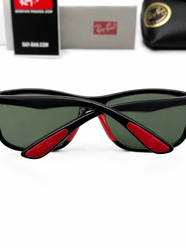 عینک آفتابی اسپرت ریبن فراری مدلRayban ferrari rb8351اصل